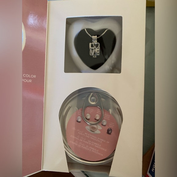 Pearl necklace love - Picture 3 of 4